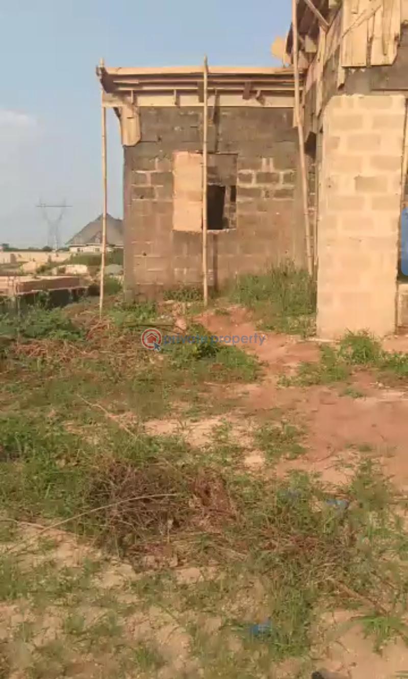 Bungalow For Sale Oguaka Community Along Auchi Bypass Benin City Edo Benin Edo - 2