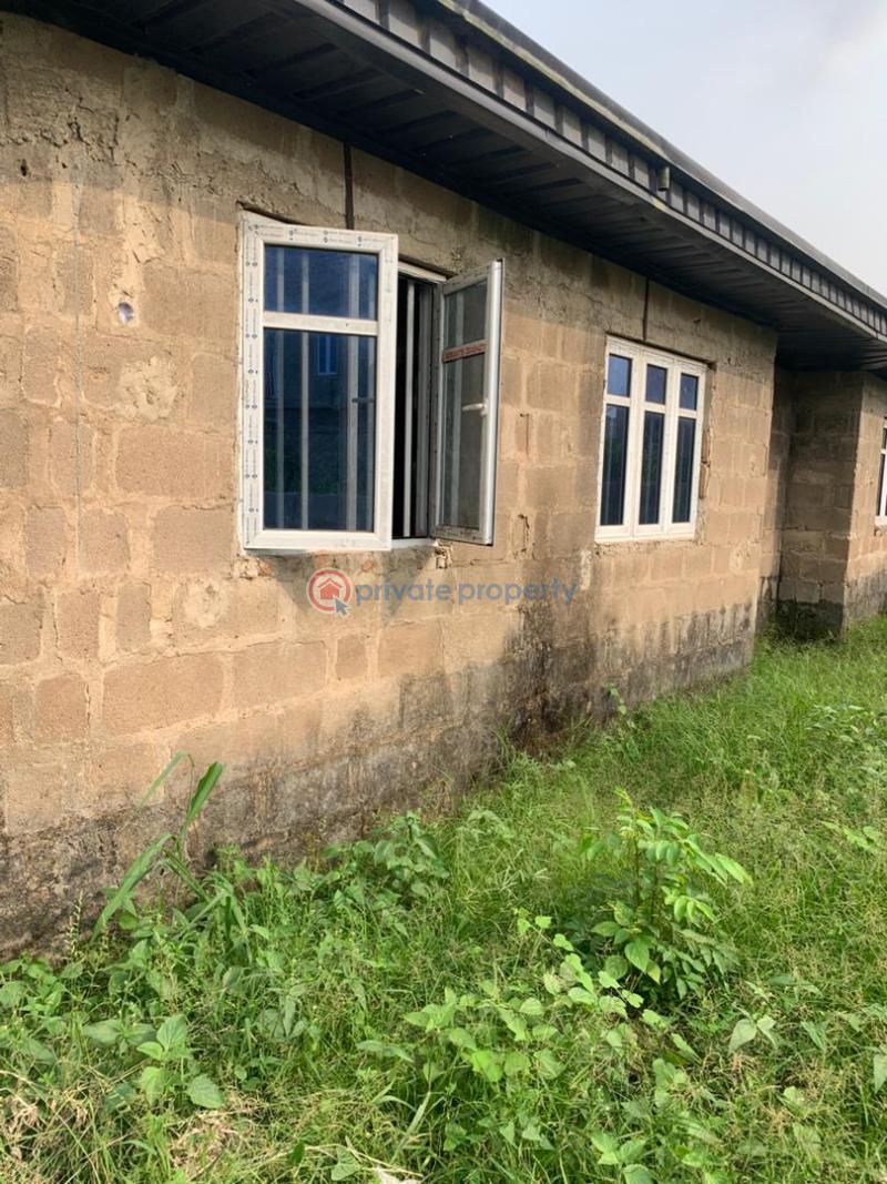 4 bedroom Detached Bungalow For Sale Mowe Obafemi Owode Ogun - 2