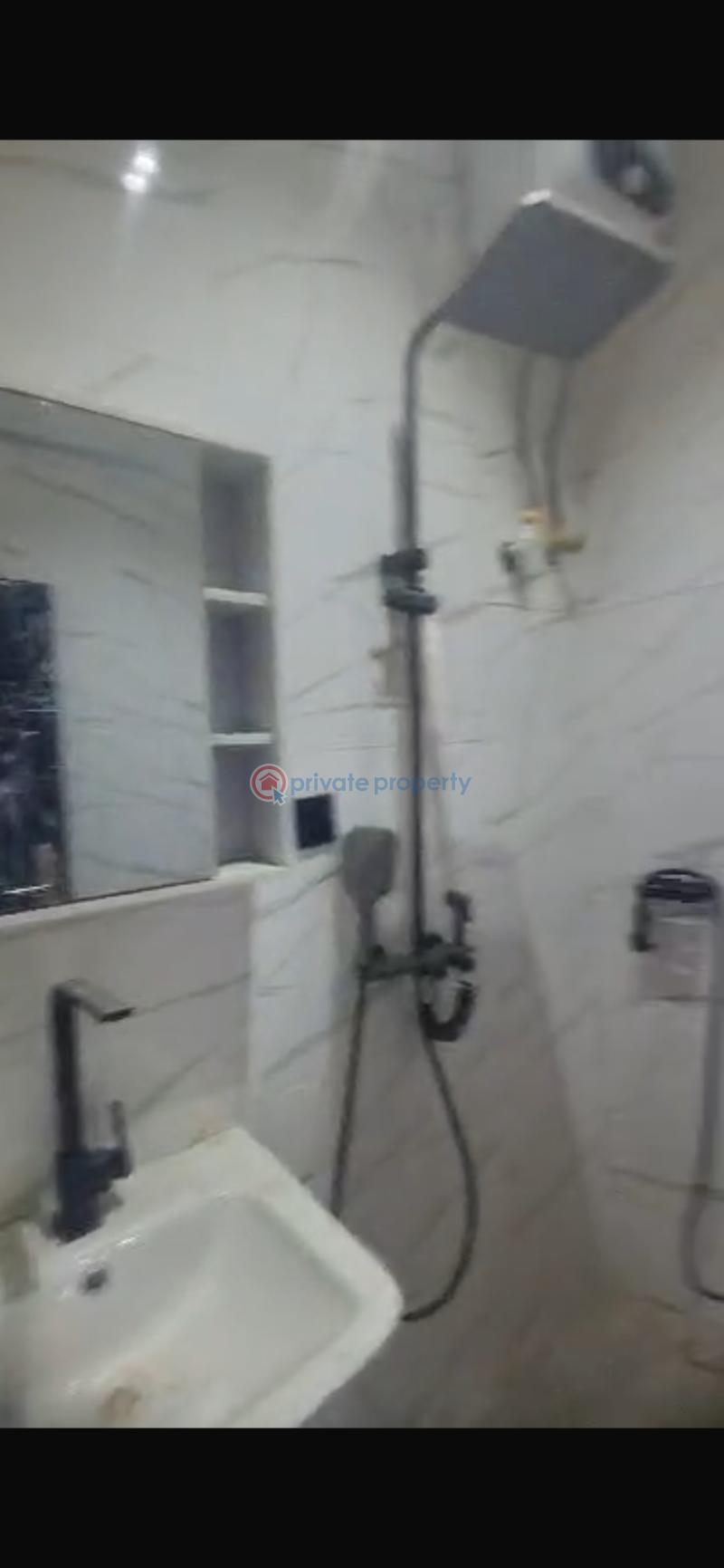 4 bedroom Detached Bungalow For Sale Galadimawa Abuja Phase 3  - 4