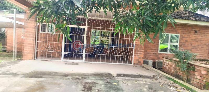 4 bedroom Bungalow For Sale Kobiowu Crescent, Iyaganku G Ra Ibadan Oyo - 2