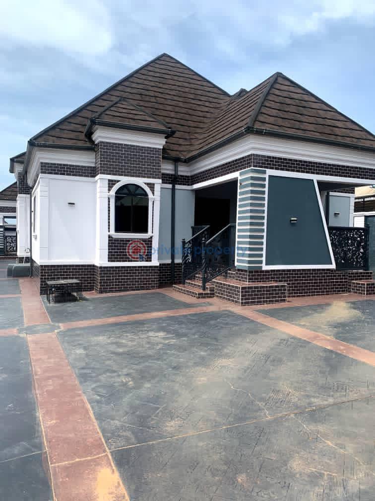 4 bedroom Detached Bungalow For Sale Igo, Ekehuan Barracks Axis, Upper Ekehuan Road Benin Benin Edo