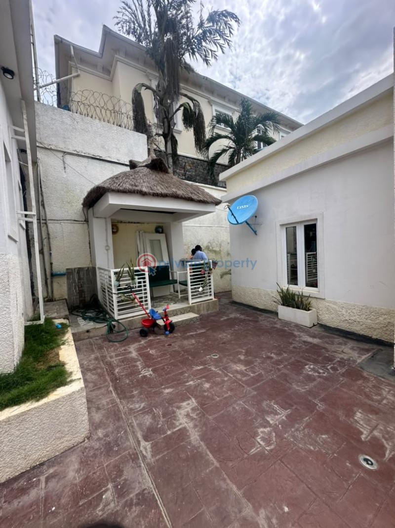 4 bedroom Detached Bungalow For Sale Apo Abuja Phase 2  - 7