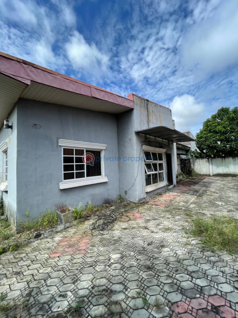4 bedroom Detached Bungalow For Sale Mayfair Gardens Estate Awoyaya Ajah Lagos - 11