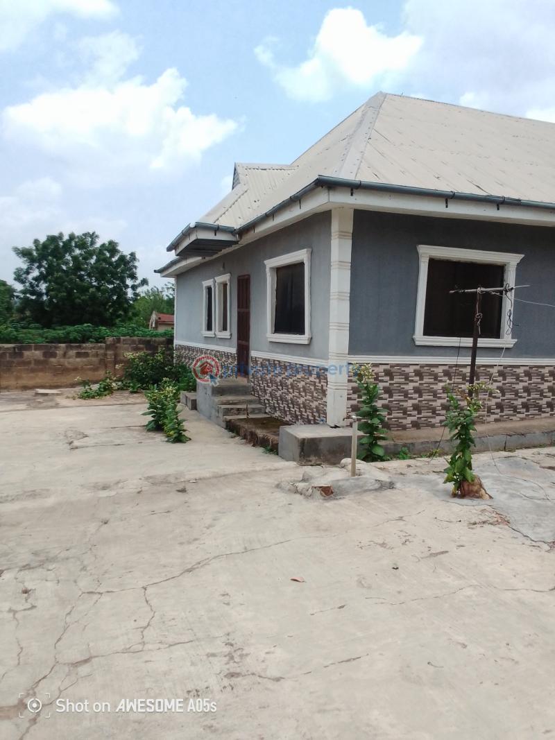 4 bedroom bungalow with extra plot of land @ bcj apata, ibadan - 5 4 bedroom Shared Apartment For Sale Ring Road Apata Ibadan Oyo - 5