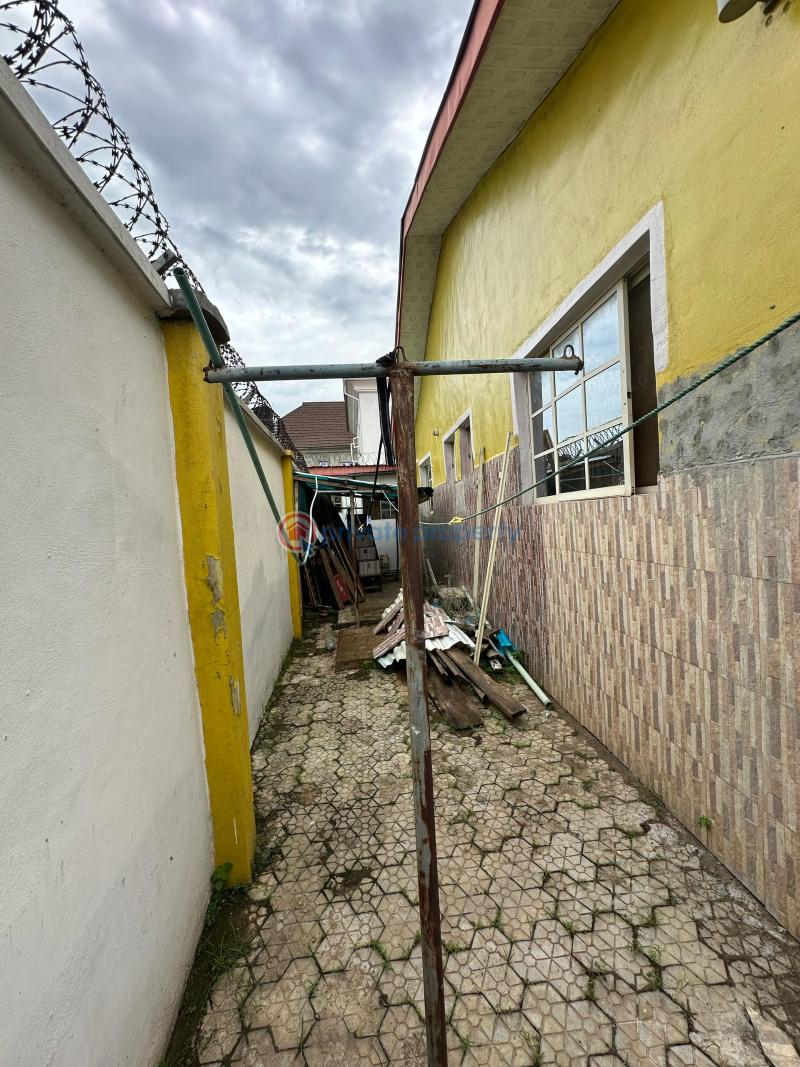 4 bedroom Bungalow For Sale Gate 3 Elebu Off Akala Expressway Ibadan Oyo - 3