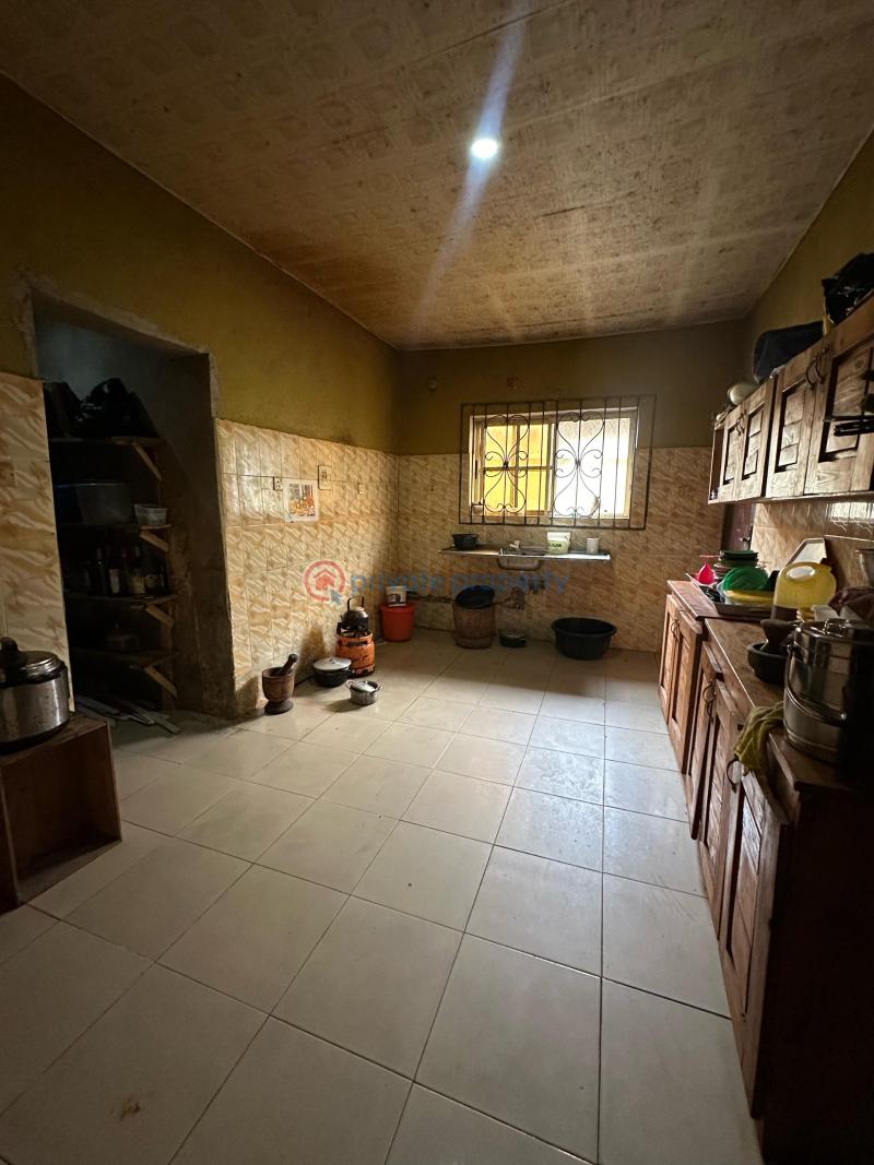 4 bedroom Bungalow For Sale Gate 3 Elebu Off Akala Expressway Ibadan Oyo - 2