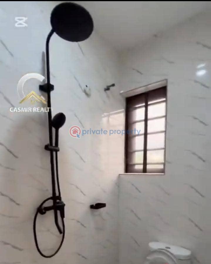 4 bedroom Detached Bungalow For Sale Phase 6 Transekulu Enugu Area  - 5