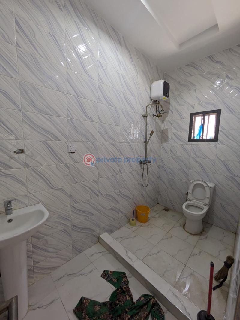 4 bedroom Detached Bungalow For Sale Lokogoma Abuja Phase 2  - 5