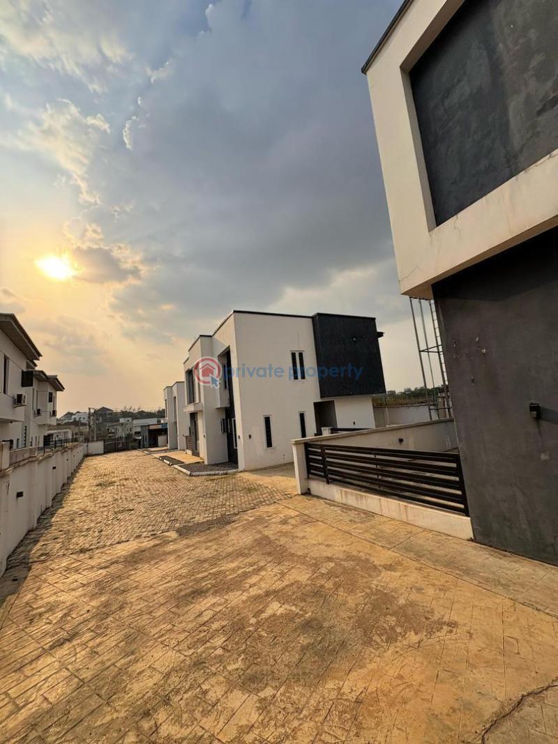 House For Sale Carlton Gate Estate, Akobo, Ibadan Ibadan Oyo - 1