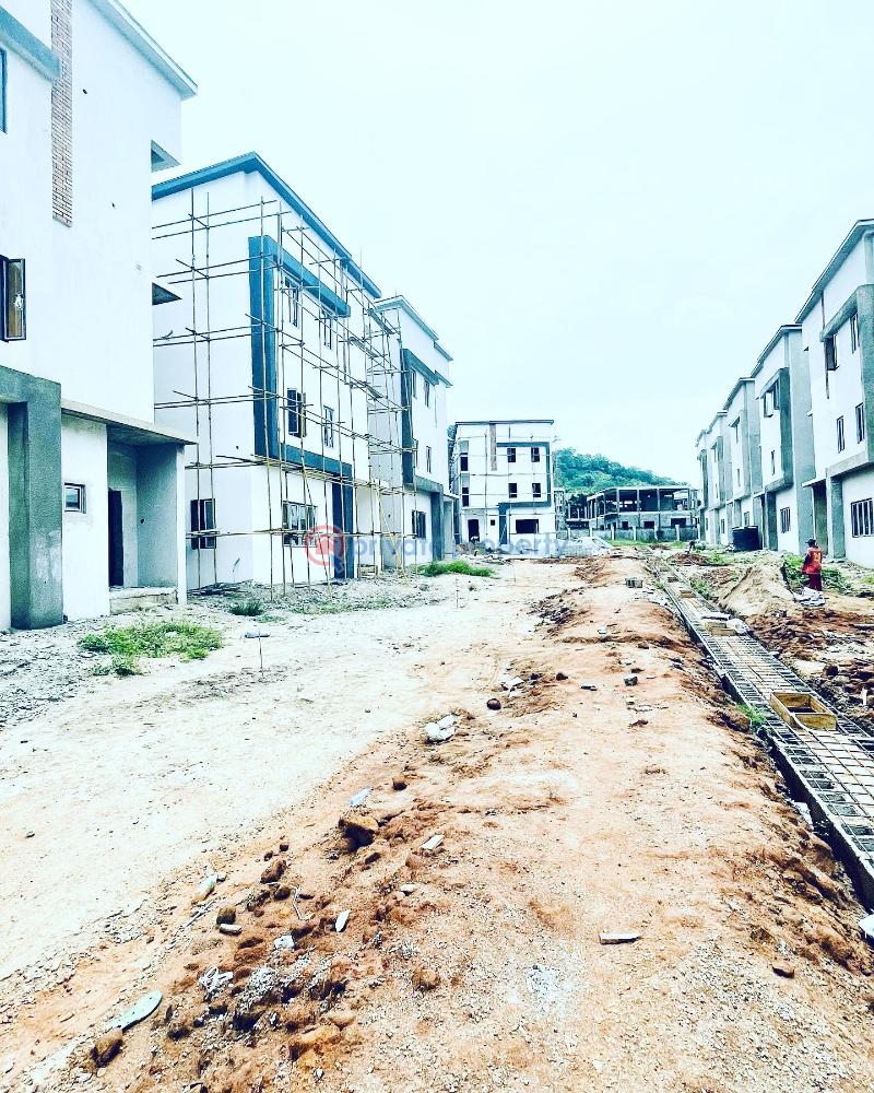 4 bedroom Duplex For Sale Opposite Peace Corps Gwarimpa Abuja Phase 3  - 3