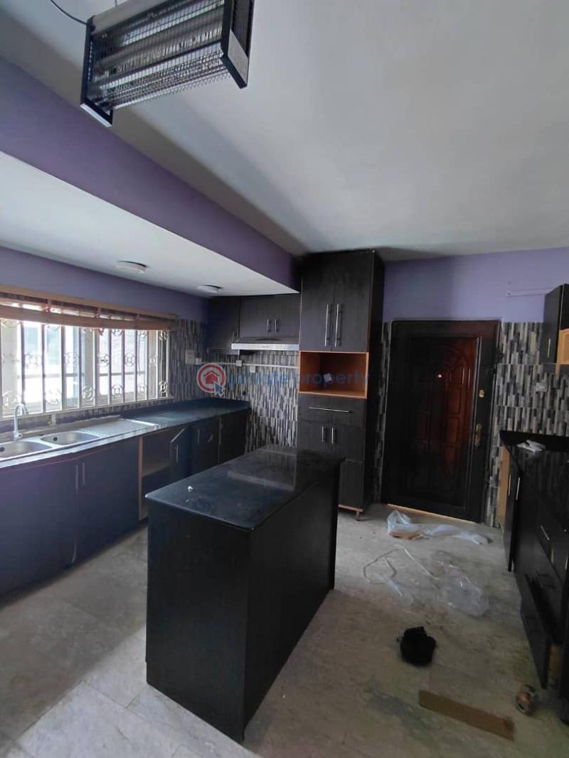 4 bedroom Detached Duplex For Rent Adepate Street, Around Idi Ishin Police Station Ibadan Oyo - 4