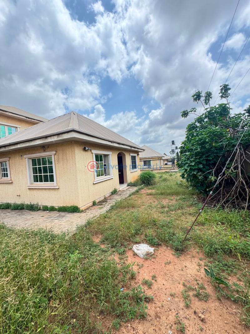 4 bedroom Detached Duplex For Sale Gaduwa Abuja Phase 2  - 2