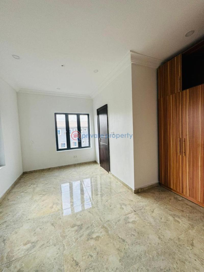 4 bedroom Detached Duplex For Sale Jibowu Yaba Lagos - 3