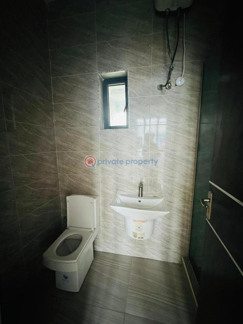 4 bedroom Detached Duplex For Sale Jibowu Yaba Lagos - 9