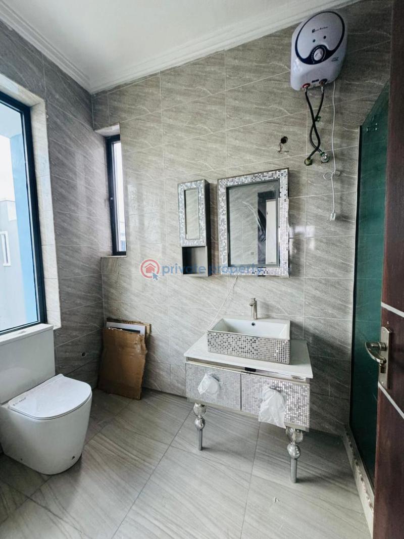 4 bedroom Detached Duplex For Sale Jibowu Yaba Lagos - 7