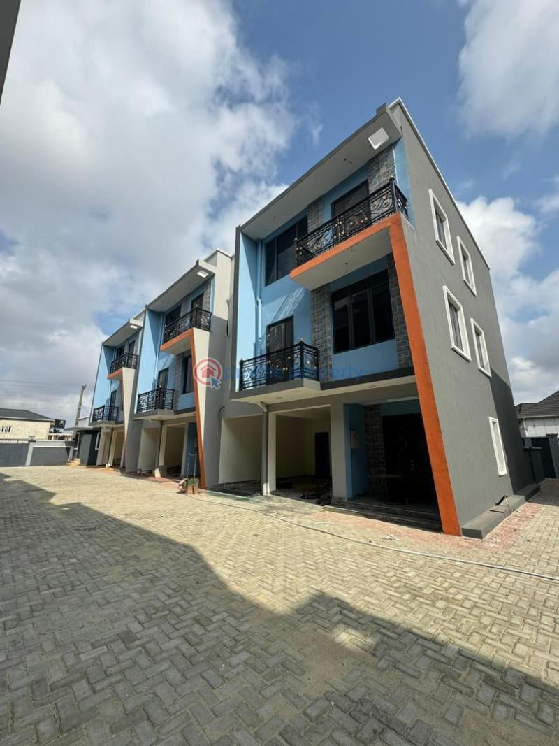 4 bedroom Detached Duplex For Sale Jibowu Yaba Lagos - 10