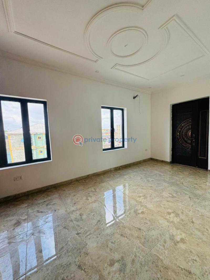 4 bedroom Detached Duplex For Sale Jibowu Yaba Lagos - 4