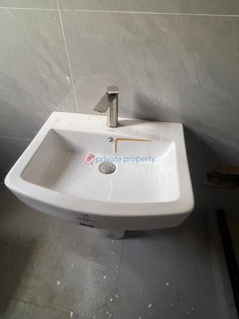 4 bedroom Detached Duplex For Sale Omole Phase 2 Lagos Omole Phase 2 Ojodu Lagos - 2