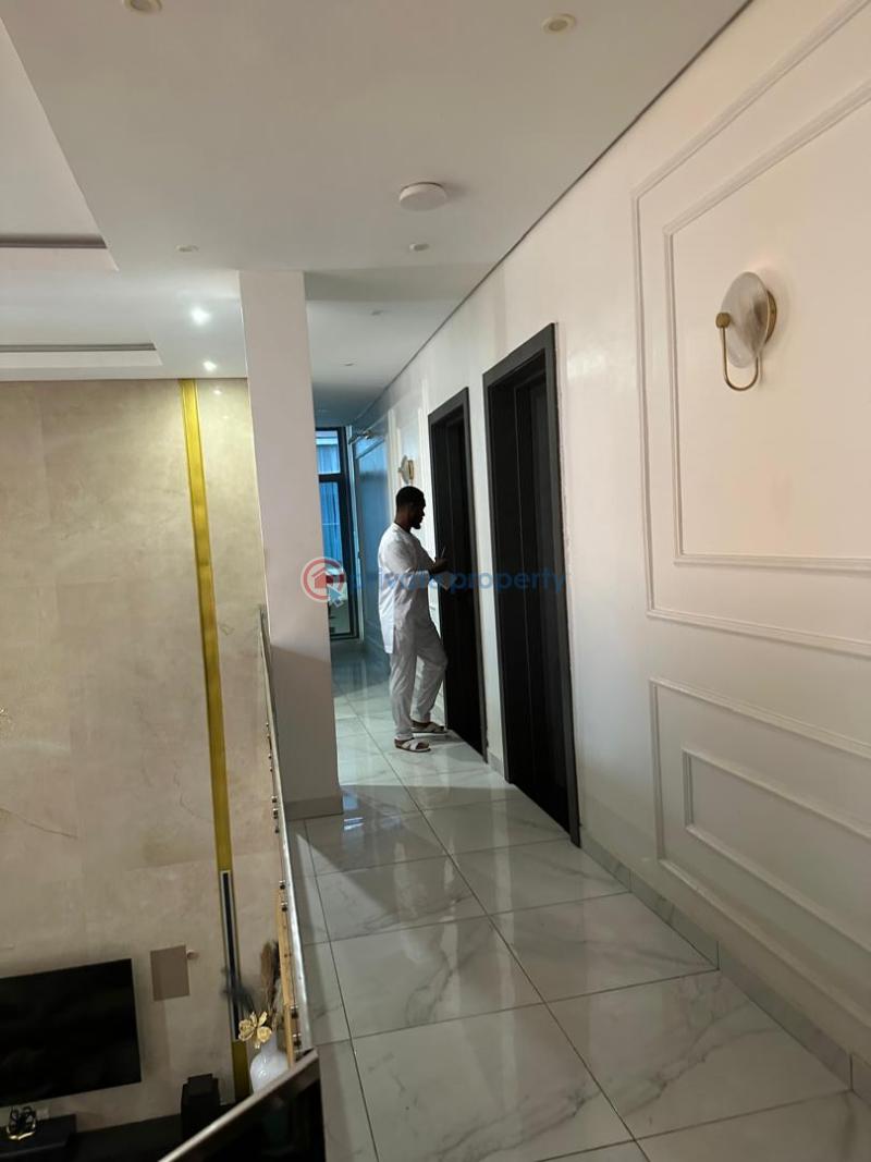 4 bedroom Detached Duplex For Sale Ladoke Akintola, Ikeja Lagos - 11