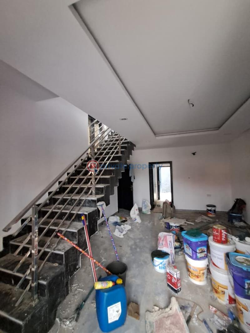 4 bedroom House For Sale Ogudu Valley Estate Ogudu Lagos - 5