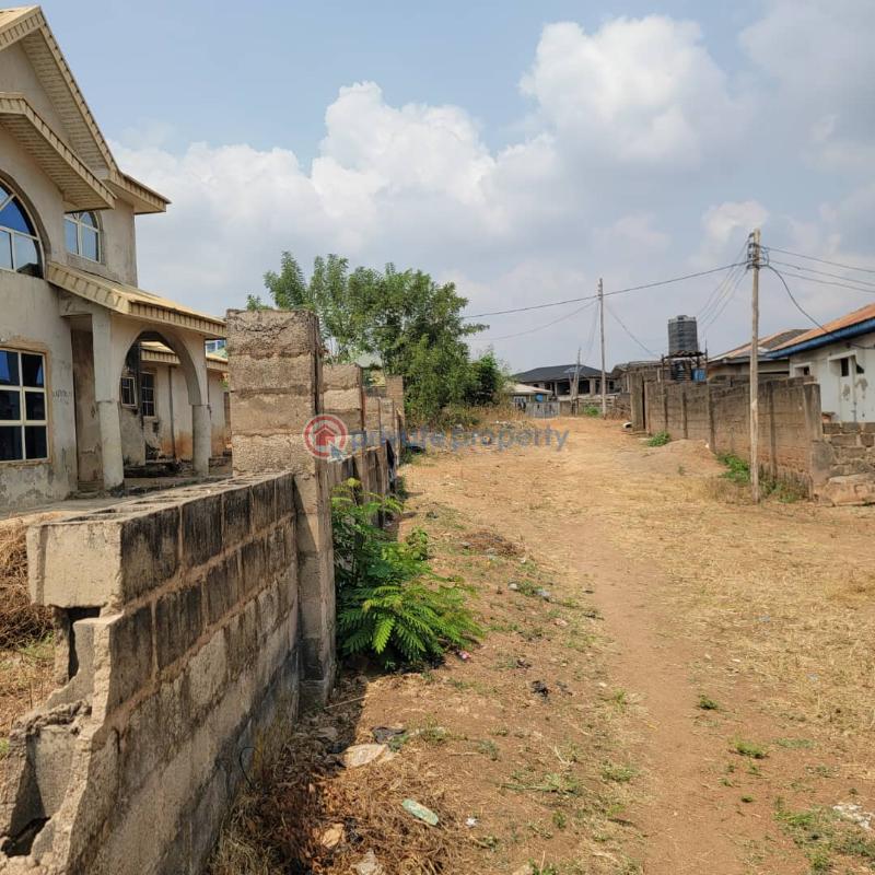 4 bedroom Duplex For Sale Behind Sunrise Mall, Akala Expressway Ibadan Oyo - 1