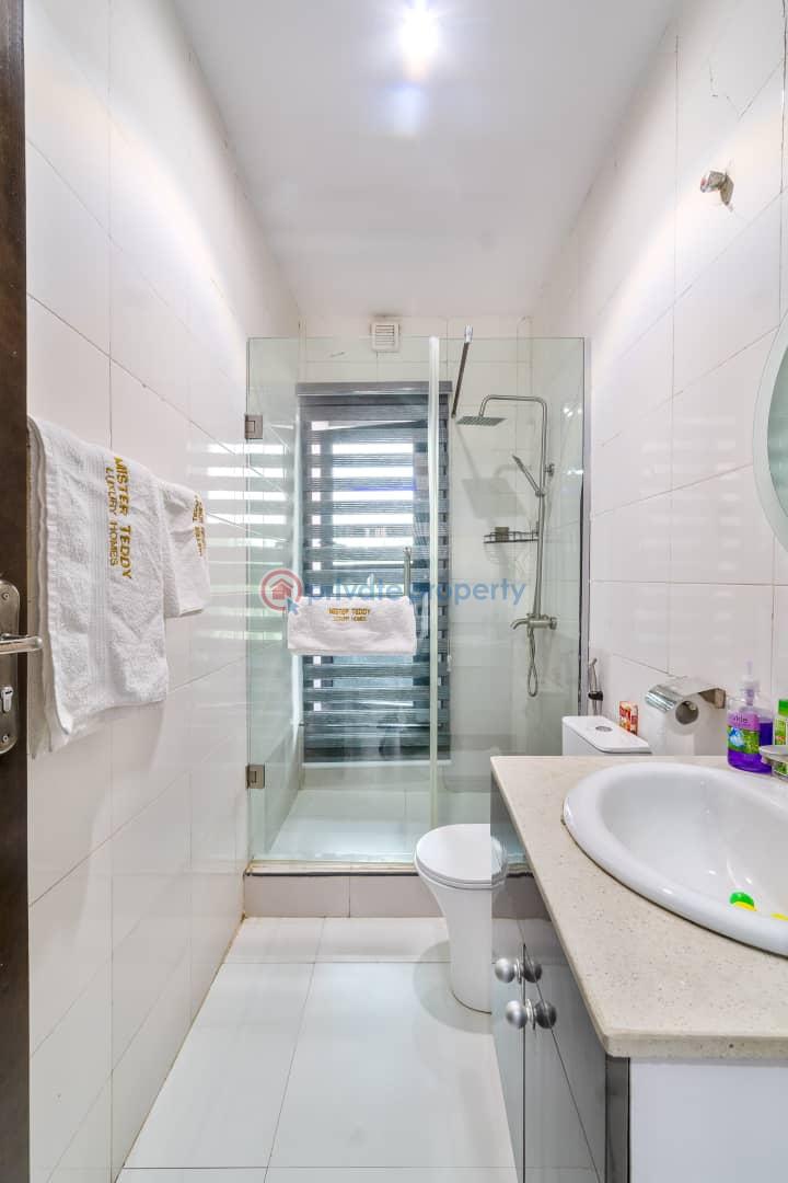 4 bedroom duplex - 12 4 bedroom Duplex Short let Rémi Fani Kayode Ikeja GRA Lagos - 12