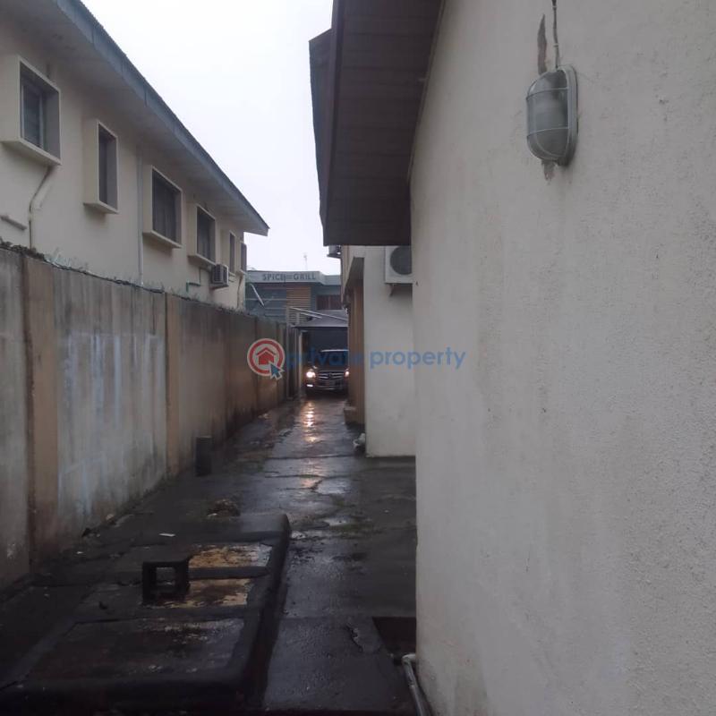 4 bedroom Block Of Flats For Sale Olabisi Street, Ilupeju, Off Oyetola Idowu. Town Planning Way Ilupeju Lagos - 5