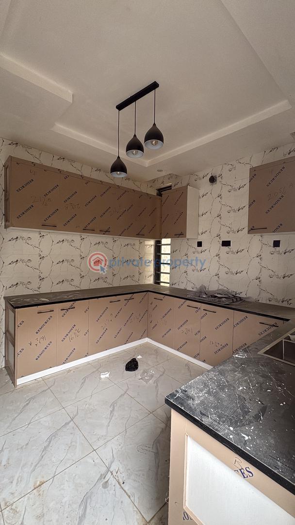 4 bedroom Duplex For Sale Chief Oyelade Estate, Oluyole Area Ibadan Oyo - 1