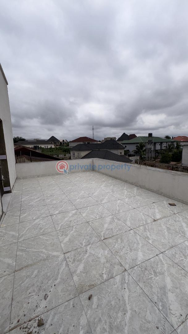 4 bedroom Duplex For Sale Chief Oyelade Estate, Oluyole Area Ibadan Oyo - 5