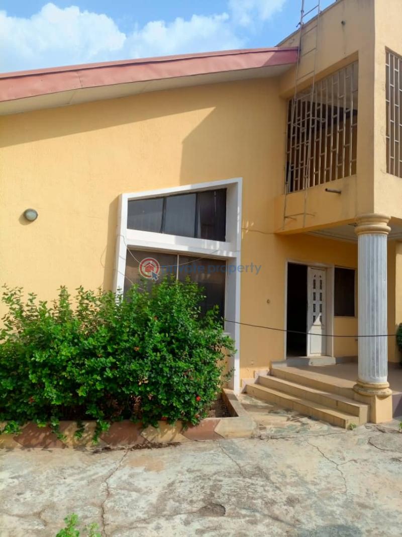 House For Sale 📍ire Akari Main Estate New Felele, Ibadan Ibadan Oyo - 0