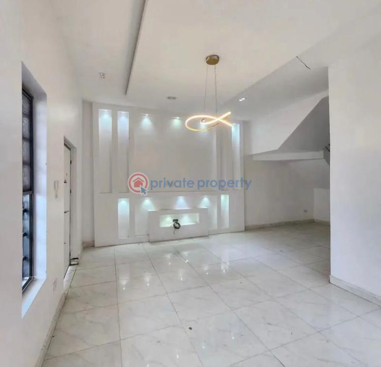 4 bedroom duplex in a secured estate with great ambiance - 1 4 bedroom Terrace For Sale Ologolo Lekki Lagos - 1