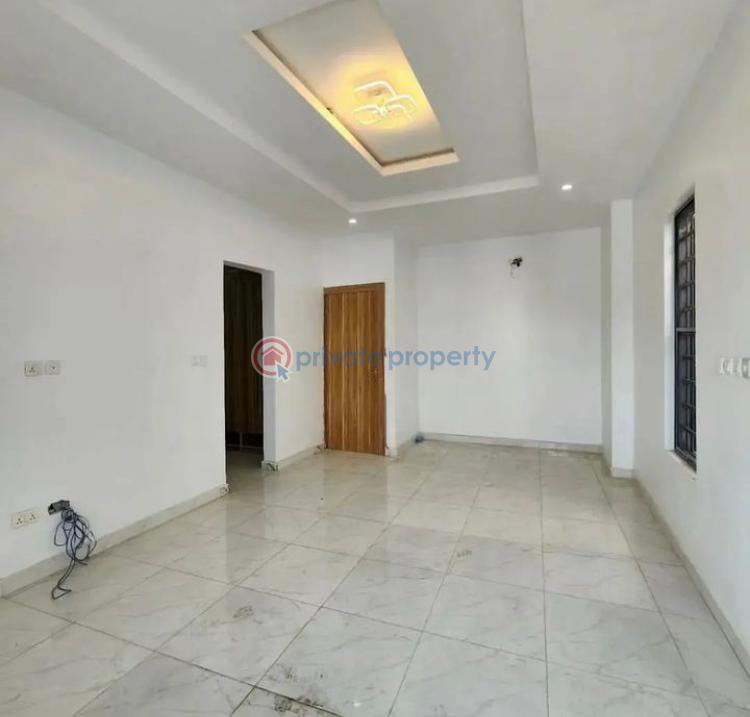 4 bedroom duplex in a secured estate with great ambiance - 4 4 bedroom Terrace For Sale Ologolo Lekki Lagos - 4