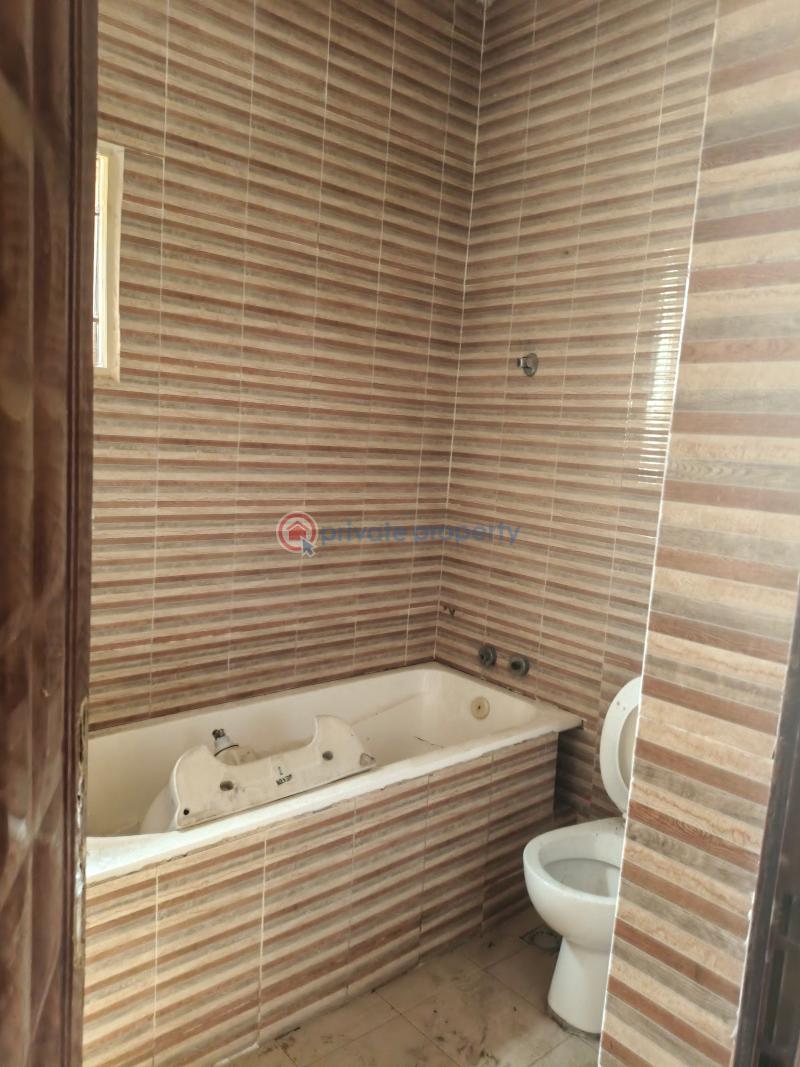 4 bedroom Detached Duplex For Sale Inside An Estate Off Shagamu Road Ikorodu Ikorodu Lagos - 6