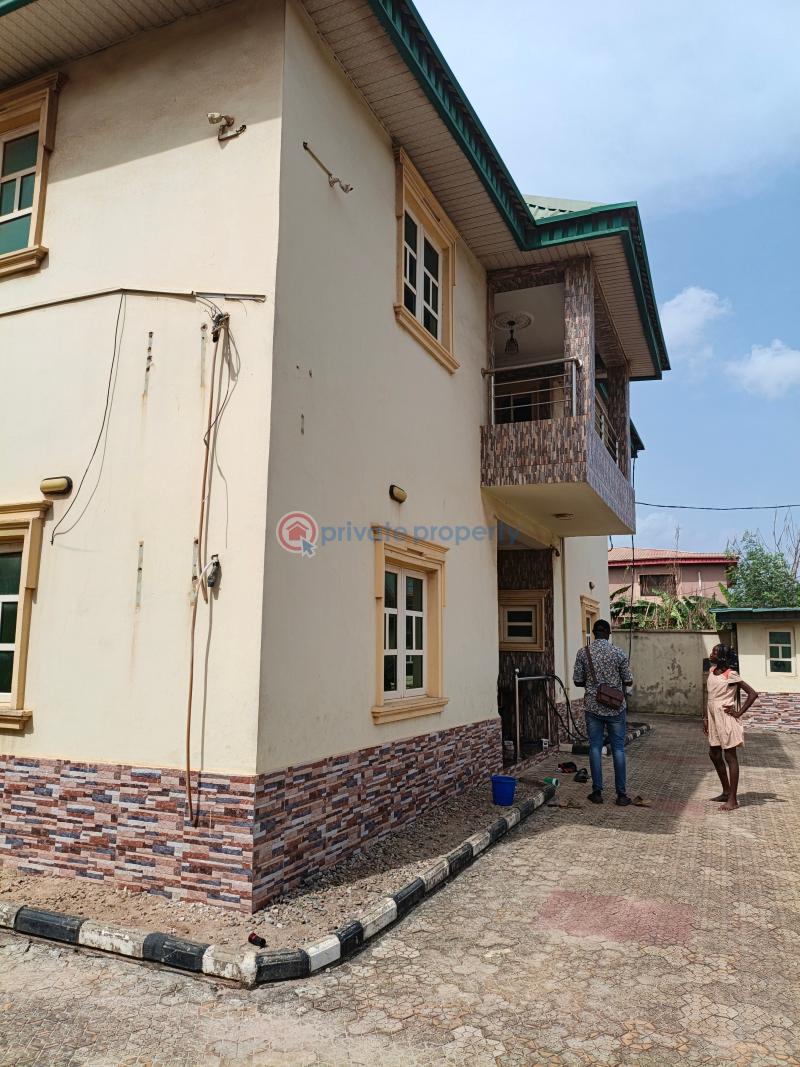 4 bedroom Detached Duplex For Sale Inside An Estate Off Shagamu Road Ikorodu Ikorodu Lagos - 2