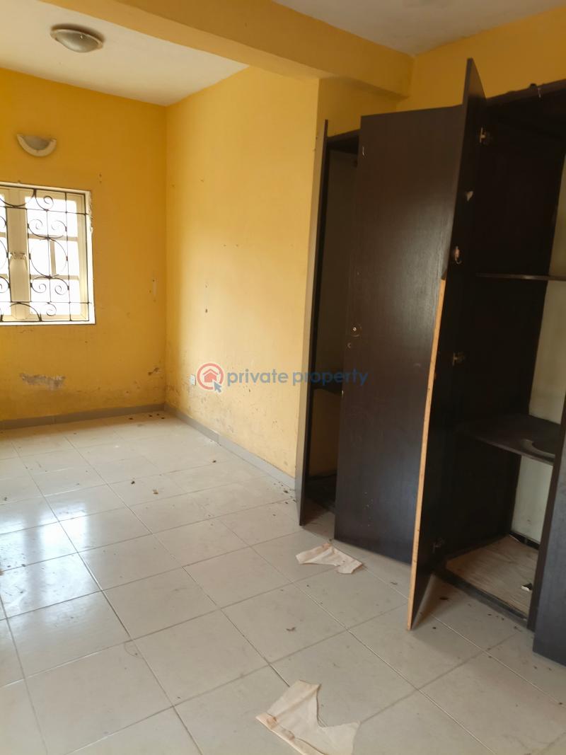 4 bedroom Detached Duplex For Sale Inside An Estate Off Shagamu Road Ikorodu Ikorodu Lagos - 7