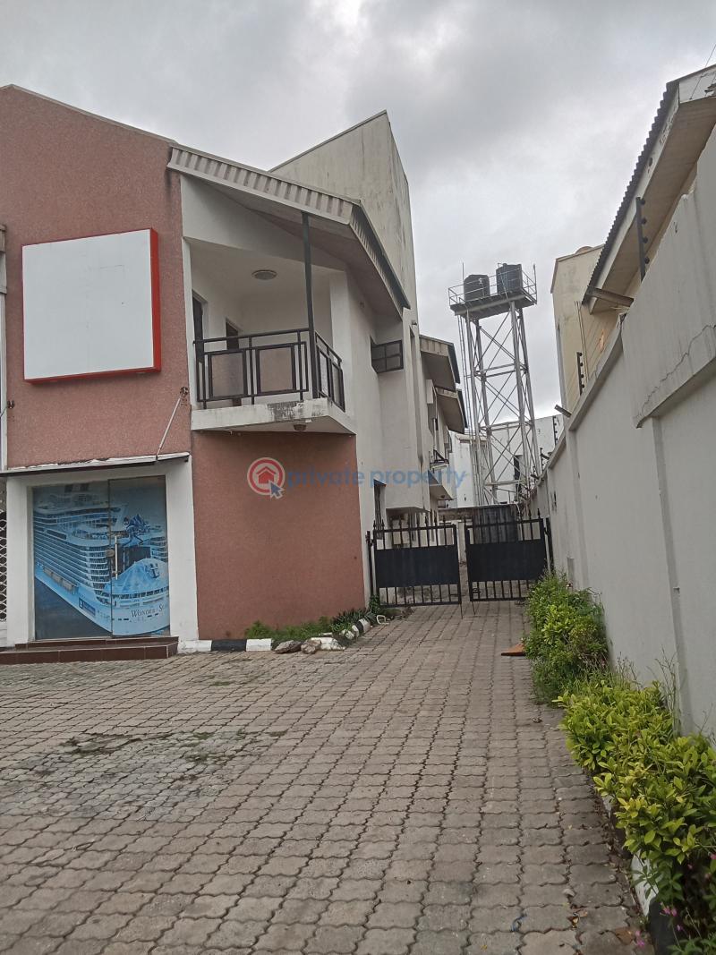 4 bedroom Semi detached Duplex For Rent Lekki Phase 1 Lagos