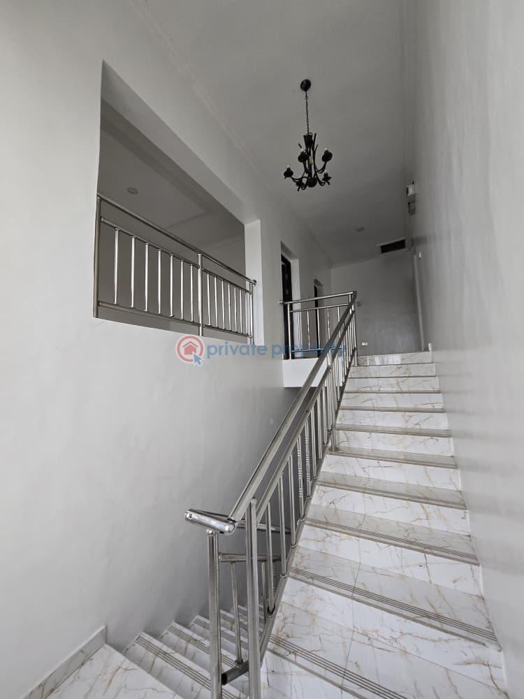House For Sale Kolapo Ishola Gra, Ibadan Ibadan Oyo - 1