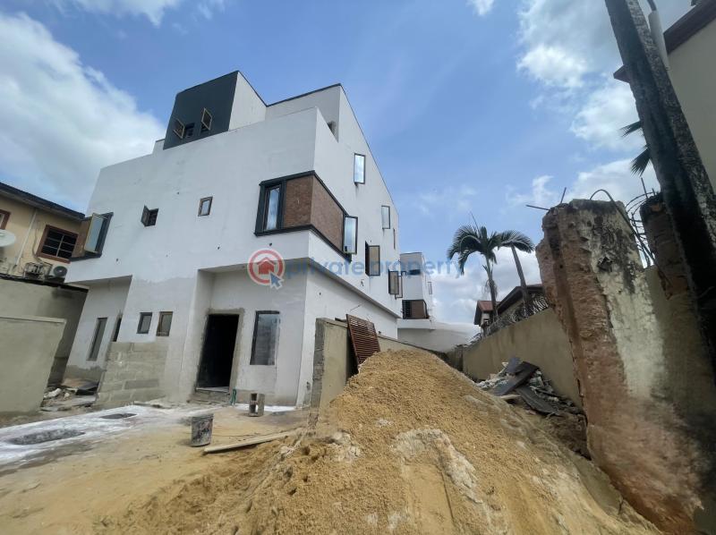 4 bedroom Semi detached Duplex For Sale Anthony Maryland Mende Maryland Lagos - 3