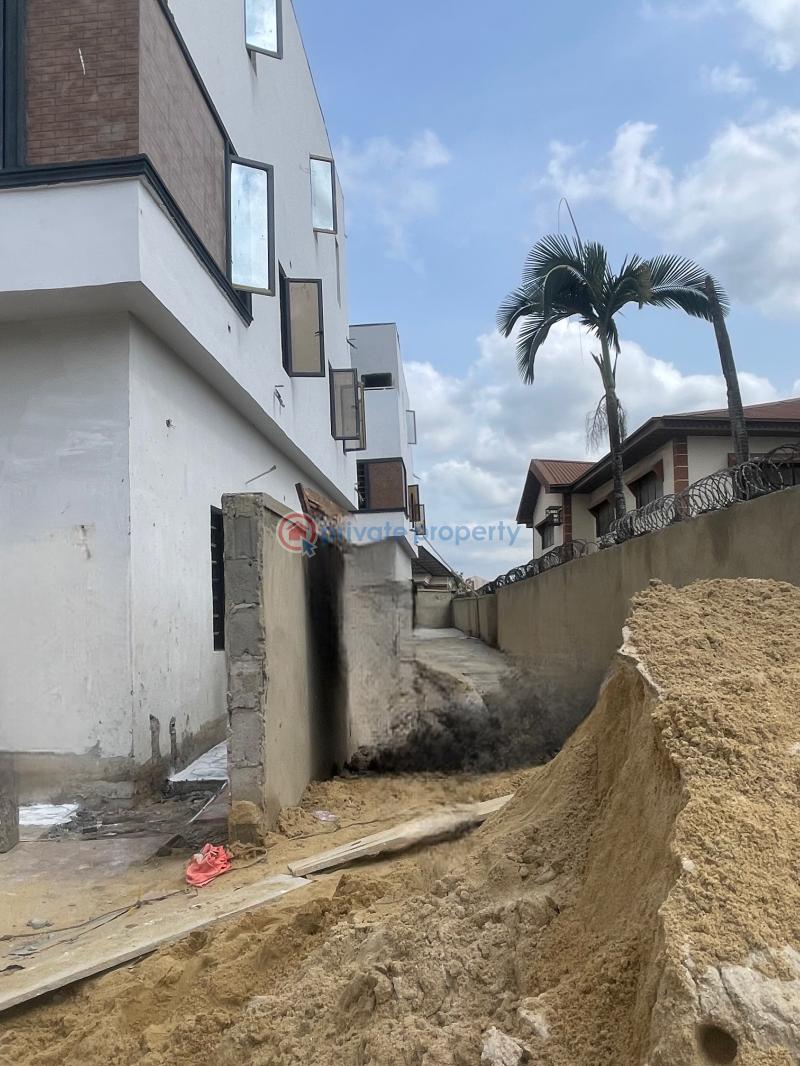 4 bedroom Semi detached Duplex For Sale Anthony Maryland Mende Maryland Lagos - 4