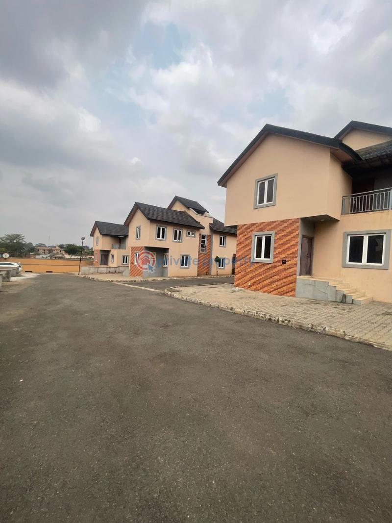 4 bedroom Duplex For Sale Agodi Gra Ibadan Oyo - 6