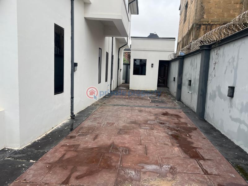 4 bedroom Duplex For Sale A Secured Estate Behind Shoprite Owerri Owerri Imo - 1