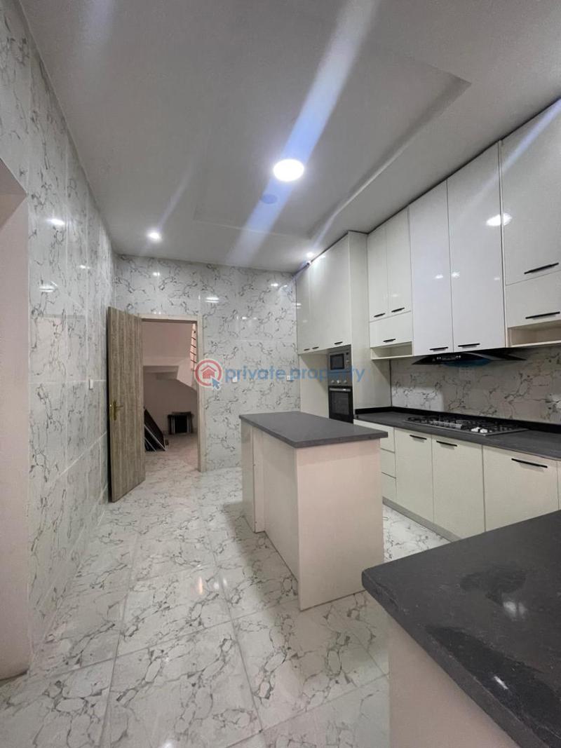 4 bedroom duplex with bq, in a a secured estate - 4 4 bedroom Duplex For Rent Close To The Bus Stop Agungi Lekki Lagos - 4