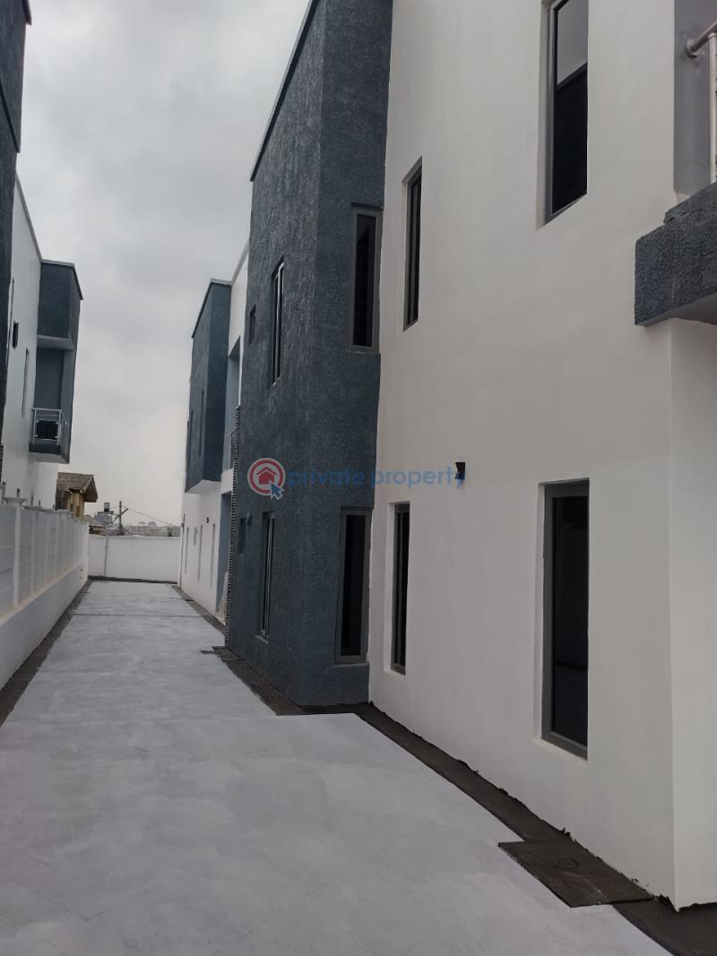 4 bedroom Detached Duplex For Sale Adigun Gra, Beside Bcos, Bashorun Ibadan Oyo - 9