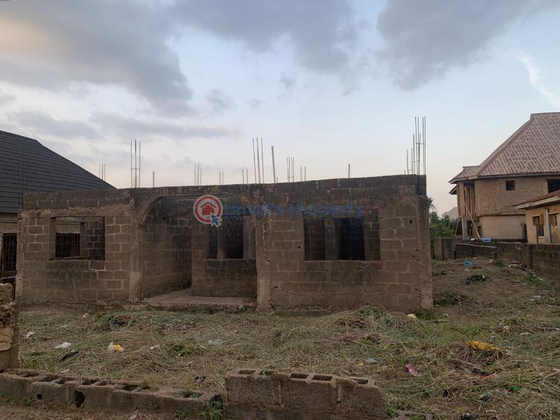 4 bedroom Block Of Flats For Sale Irepodun Olorunda Area Akobo Akobo Ibadan Oyo - 1