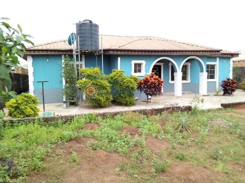 For rent 4 bedroom Bungalow Alhaji Safu Estate Off Nnpc Filling