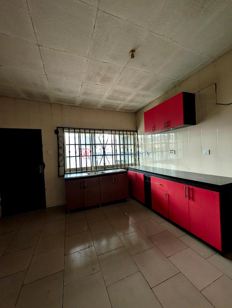 House For Sale Location: Bashorun, Ibadan Basorun Ibadan Oyo - 5