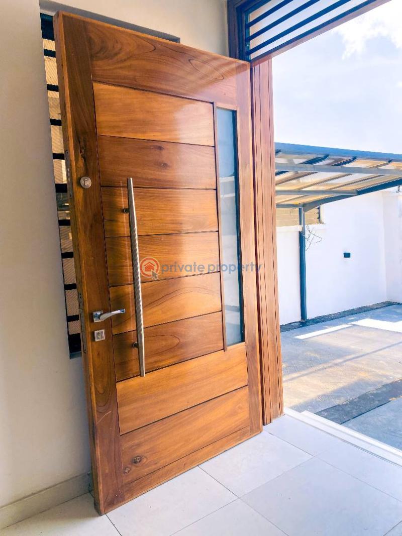 4 bedroom Duplex For Sale Neighborhood: Victoria Garden City , Eleganza Shopping Mall , Lekki 2nd Toll Gate , Vgc To Freedom Way Lekki Regional Road. Chevron ,mega Chicken Lagos Island  - 4