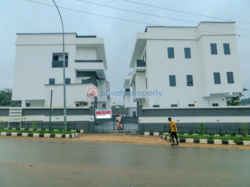 4 bedroom Detached Duplex For Sale Street Guzape Abuja Phase 1  - 3