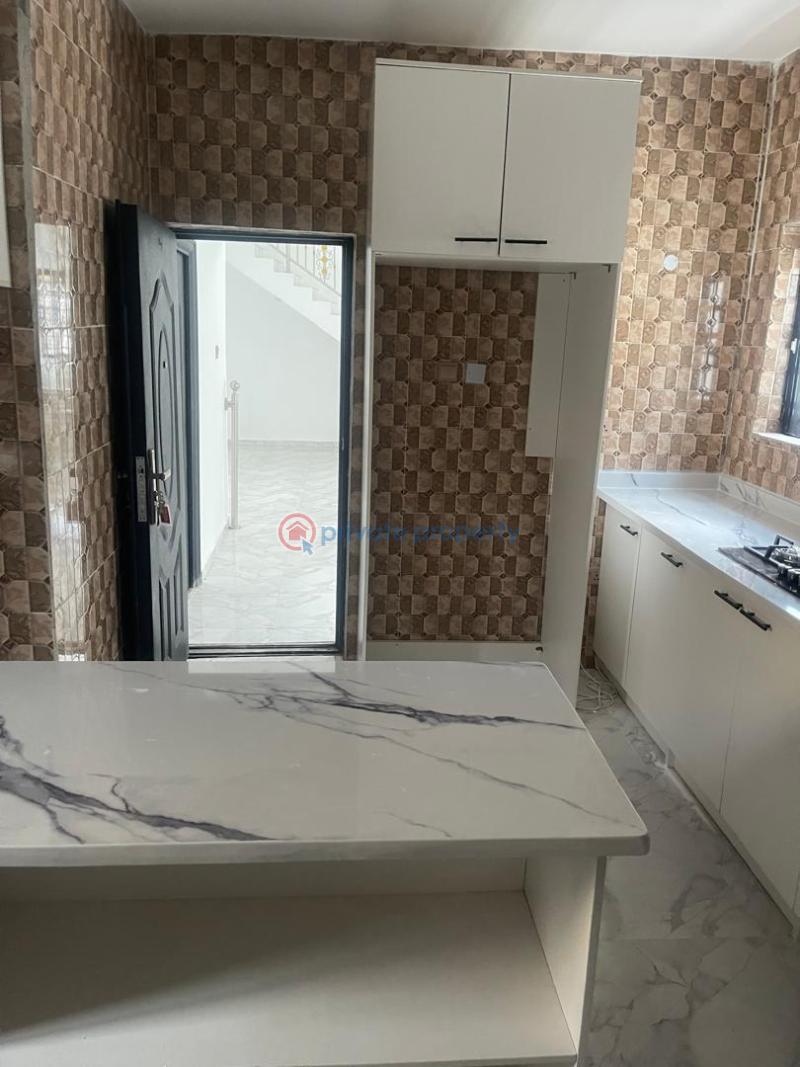 4 bedroom Detached Duplex For Sale Oke Ibukun, Elebu Oluyole Extension Ibadan Oyo - 3