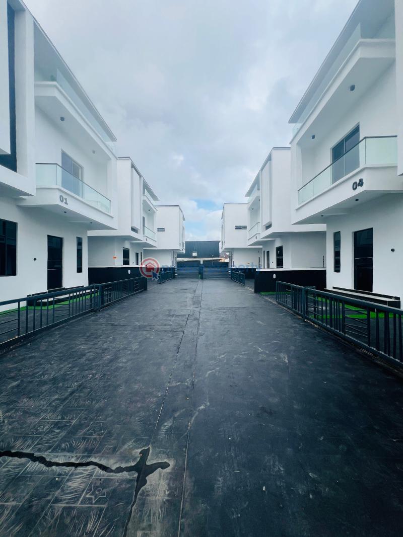 4 bedroom Detached Duplex For Sale 4 Bedroom Duplex Idado Lekki Lagos - 23